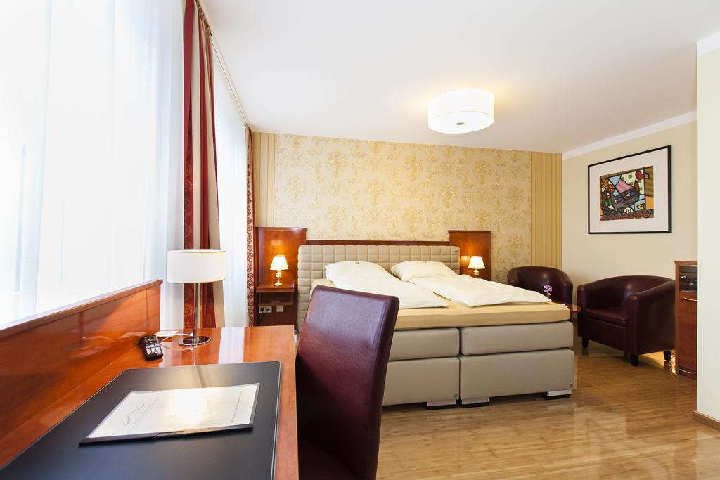 Hotel Am Berliner Platz Langenfeld  Habitación foto